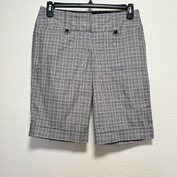Maurices NWOT Checkered Knee Length Shorts Size 7/8 - Picture 1 of 13